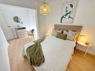 Location Rez-de-chaussée à Fraternidad. Piso entresuelo en elda, zona av. acacias