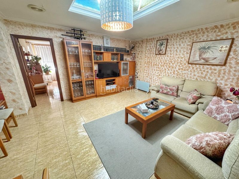 Foto 8a672f5f-eade-4aef-830a-fcd2853b2964. Duplex in Plaza Castelar - Mercado Central Elda