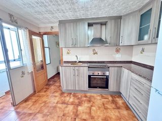 Rent Flat in Las Trescientas-San Francisco-Ciudad Vergel. Piso 3º sin ascensor en elda, zona avda. alfonso xiii