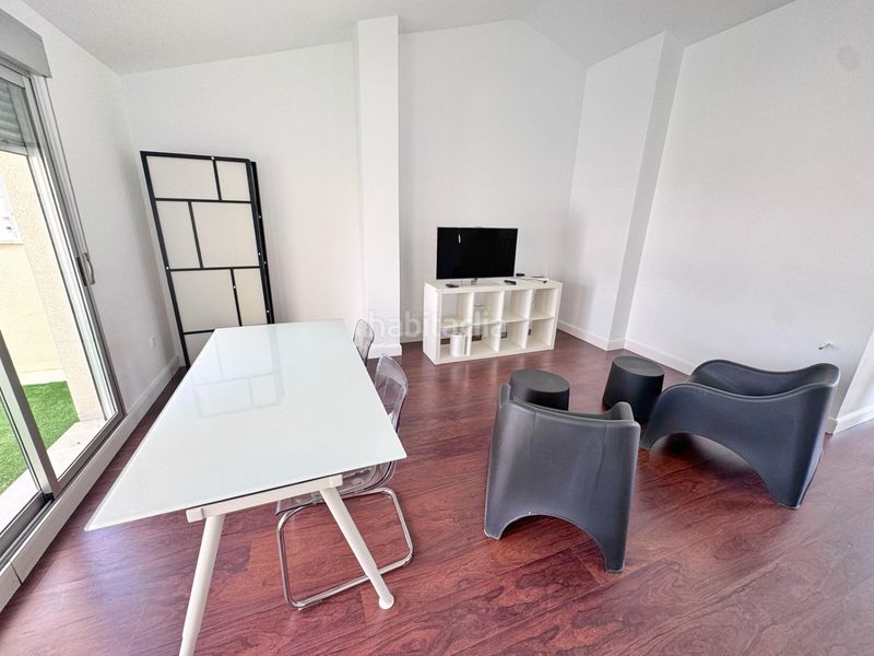 Foto cee0c4a2-e2fc-43eb-9bf4-37218a1b89ba. Rent duplex with parking in Plaza Castelar - Mercado Central Elda