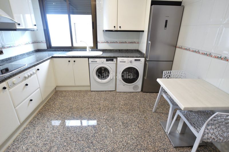 Foto c5a147a6-b819-4ddf-ae6f-bff7e5b47661. Miete etagenwohnung in Plaza Castelar - Mercado Central Elda
