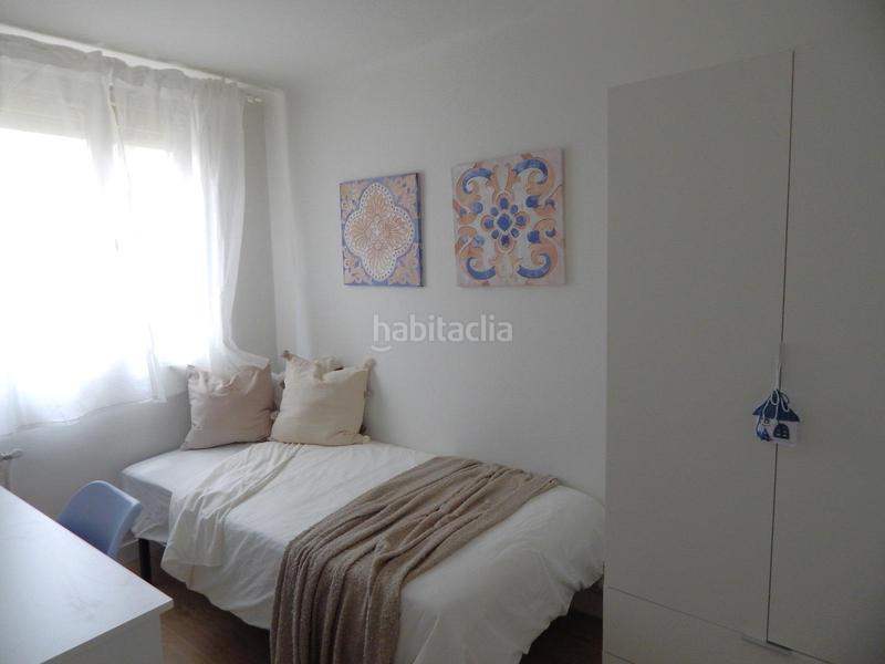 Foto c593e068-3c2a-493a-aa39-a30a932c18a5. Location appartement dans calle de los hermanos bécquer 6 dans Ávila