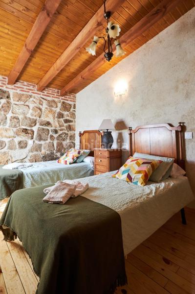 Foto 0794f076-bce2-48df-bdc7-33a0a440b2f8. Chalet in calle pico de la peña negra 72 in Peñalba de Ávila