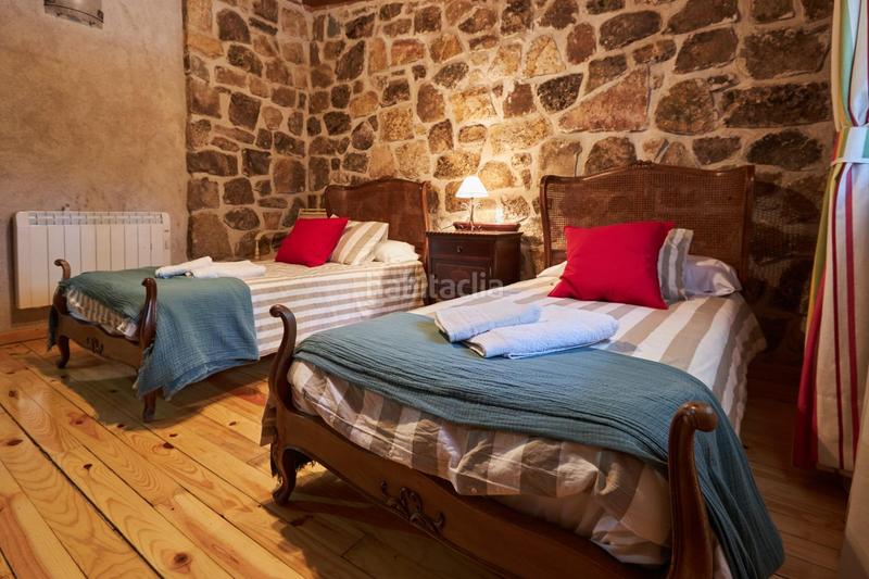 Foto 3001c53a-5936-4b8a-bb93-61ea8f370e03. Chalet in calle pico de la peña negra 72 in Peñalba de Ávila