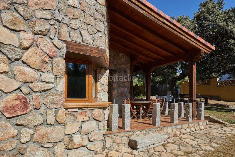 Foto 9bec4e7c-2de7-4da0-b5e6-ba73305e298c. Chalet in calle pico de la peña negra 72 in Peñalba de Ávila