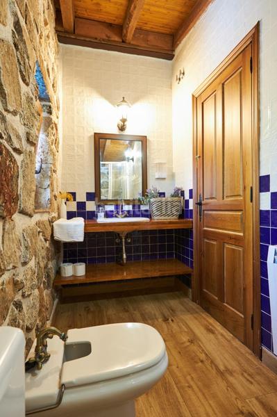 Foto c4718cd9-3834-4fdd-b7d0-3ef8341b0a2e. Chalet in calle pico de la peña negra 72 in Peñalba de Ávila