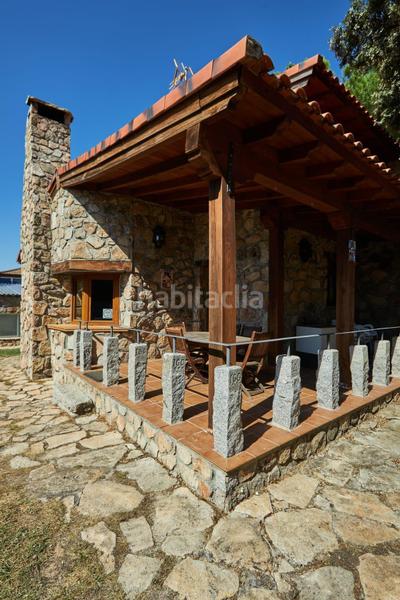 Foto f1232da8-91a5-4fcf-9d4f-576780de08fe. Chalet in calle pico de la peña negra 72 in Peñalba de Ávila