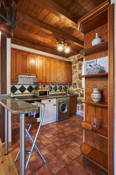 Foto f7a320ab-bc78-4d86-b32e-ce915b8cd572. Chalet in calle pico de la peña negra 72 in Peñalba de Ávila