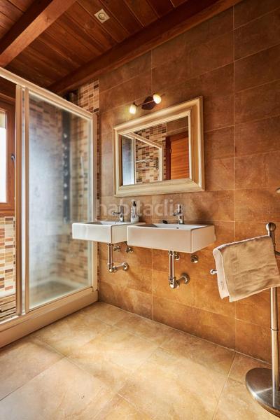 Foto 44e41eeb-af4f-4702-a670-457be240dbf1. Xalet a calle calle pico del almanzor a Peñalba de Ávila