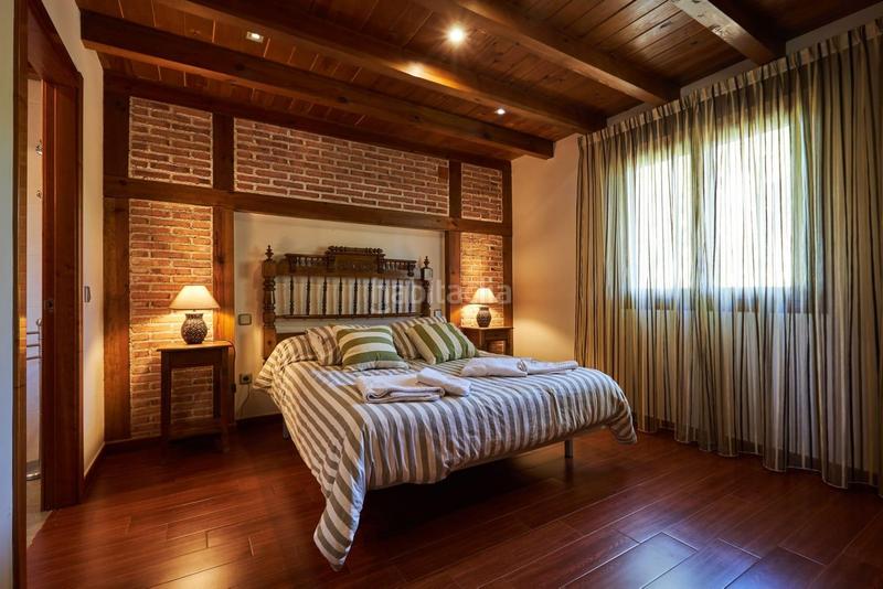 Foto 0e98f0b4-e5d4-4d4f-b777-17ebf76473b5. Xalet amb aparcament piscina a Peñalba de Ávila