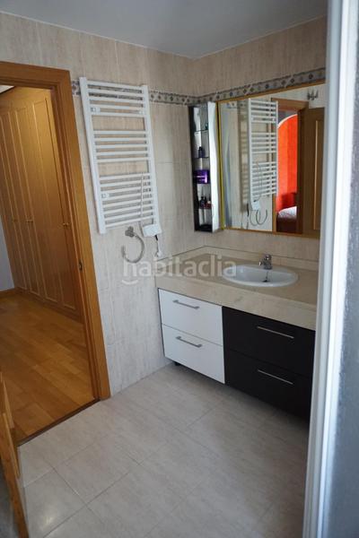 Foto e26ae371-cad9-41c4-a1e5-7b8f51a8c36b. Reihenhaus mit heizung in Hervencias Altas - El Pinar Ávila