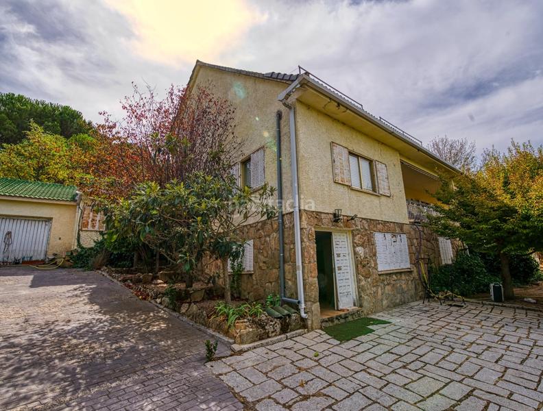 Foto 43de8c27-ca76-4d19-ad8d-bdc83e0f06ed. Chalet dans fontenebro 176 dans Fontenebro-Altavista Collado Villalba