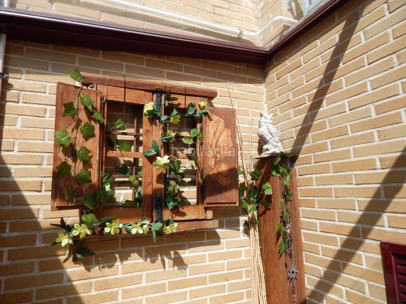 Foto 1fe64e06-86c7-4e0d-97a4-b5a943f6a190. Lloguer xalet a calle de abdalá 'el rico' 13 a Sur Ávila