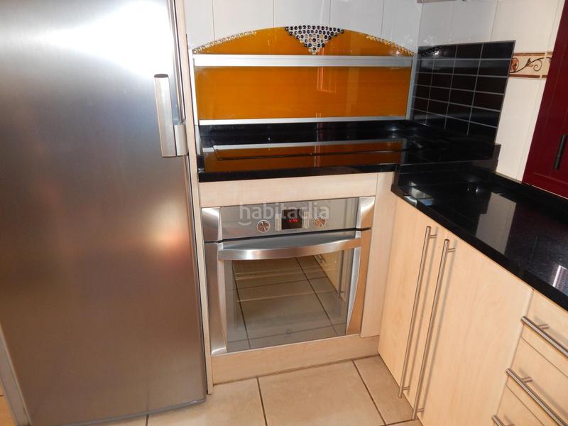 Foto 81c97d69-d43b-46c9-b096-bd3714d12e63. Lloguer xalet a calle de abdalá 'el rico' 13 a Sur Ávila