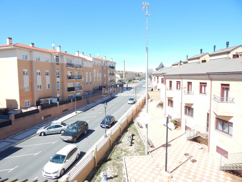 Foto c06edc69-4ab4-4a43-b7fe-dff1c7e98502. Lloguer xalet a calle de abdalá 'el rico' 13 a Sur Ávila