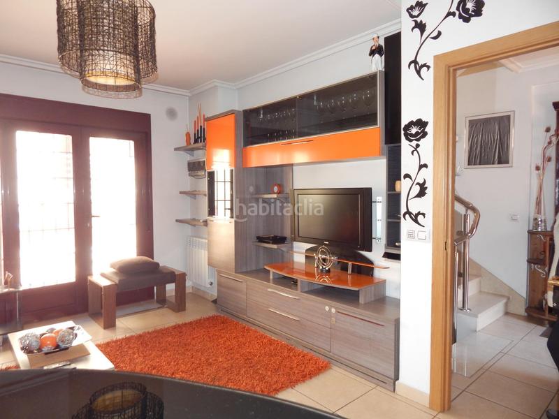 Foto f569dd81-78d4-4c2b-a37c-33616eb50178. Location chalet dans calle de abdalá 'el rico' 13 dans Ávila