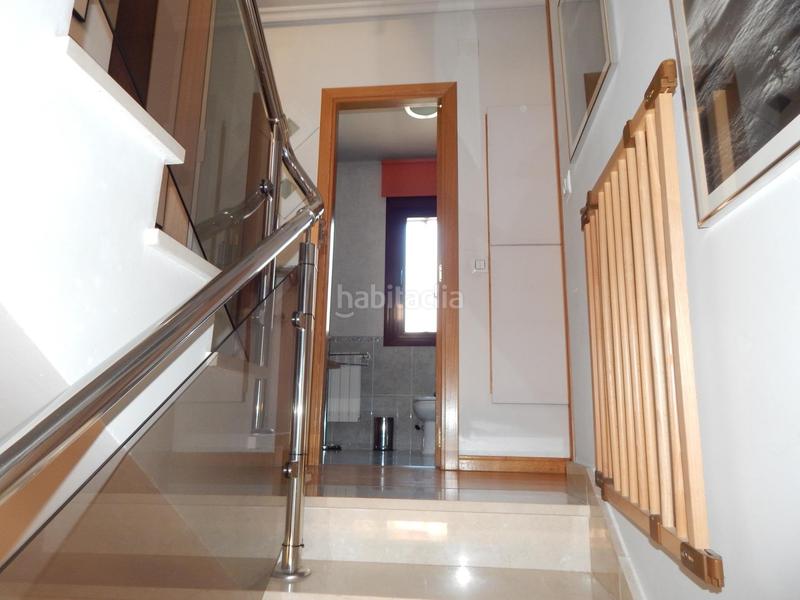 Foto 41210c8a-4251-48e4-a11b-6dd32ed8a1cb. Miete chalet in calle de abdalá 'el rico' 13 in Sur Ávila