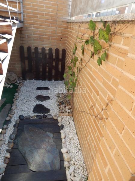 Foto 43ee3381-4aab-4386-8574-0f1f1084a1e0. Miete chalet in calle de abdalá 'el rico' 13 in Sur Ávila