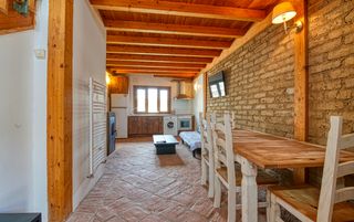 Casa adossada a Calle nueva 2. Lote de dos casas turísticas en venta gotarrendura, avila