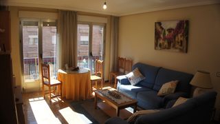 Pis a Calle de nuestra señora de sonsoles 74. Piso en venta con tres habitaciones, dos baños,  garaje y traste