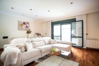 Maison jumele en Calle blgica 30. Venta chalet calle blgica 30, vila