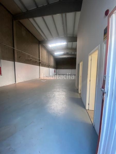 Foto 30aae9d1-593b-4497-af07-9f3d88cb098e. Affitto capannone industriale in Santa Perpètua de Mogoda