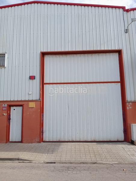 Foto d1621ba9-d2fa-419b-9cbf-fe4efdcd580c. Affitto capannone industriale in Santa Perpètua de Mogoda