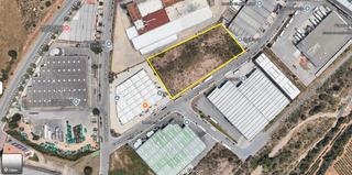 Rent Industrial building in Carrer del fornal 21. Naves industriales de alquiler en construccion
