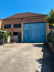 Nau industrial  Passeig de sanllehy. 214m2 nave + 160m2 patio