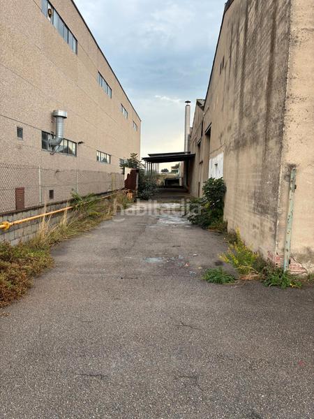 Foto e8d0dd17-cbbf-43ac-bccf-e206cc670ef7. Rent industrial building in Polinyà