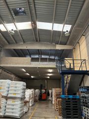 Miete Fabrikhalle in Molins de Rei. Nave industrial en alquiler – 450 m² + 120 m² de altillo | excel
