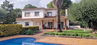 Maison à Lliçà d´Amunt. Espectacular casa con piscina y gran jardín en can rovira nou