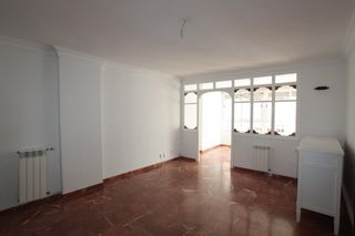 Affitto Appartamento in Cervantes. Amplio piso de 4 dormitorios en los alminares