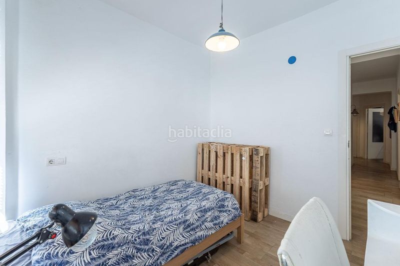 Foto ebbf586d-d11a-414b-b76e-a8a453c4b1d5. Piso  reformado en venta pedro antonio de alarcón en Granada