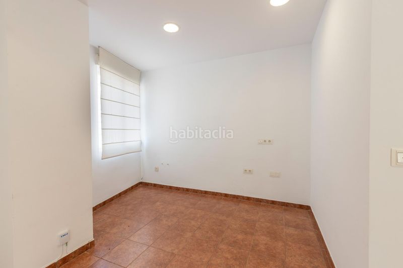 Foto d7d68e33-171d-4049-8726-e40f62f15552. Tríplex amb aparcament a Cájar