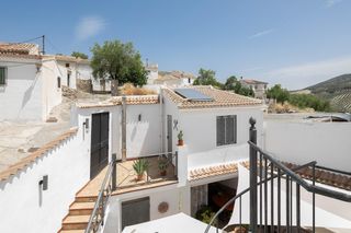 Casa  Calle de corea. Casa de ensueño en tozar  moclín dos hogares en uno