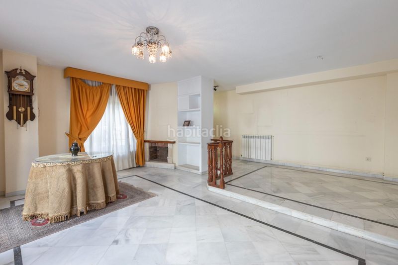 Foto 0a729b11-7c87-4f0c-a59f-e534922e8bad. Casa pareada en calle de almajara 27 exclusiva vivienda con piscina en la zona del serrallo con piscina comunitaria en Granada