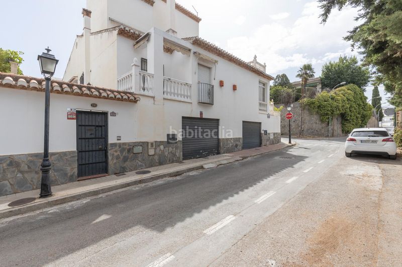 Foto 3efc46bf-8e7d-4ae4-b3c8-1eae912d7898. Casa pareada en calle de almajara 27 exclusiva vivienda con piscina en la zona del serrallo con piscina comunitaria en Granada