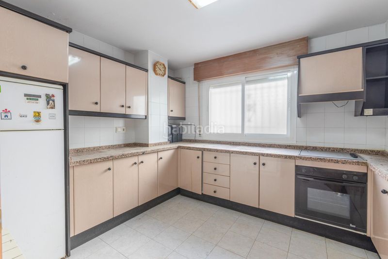 Foto 4d826703-6385-49a6-89b6-2aa0733de79a. Casa pareada en calle de almajara 27 exclusiva vivienda con piscina en la zona del serrallo con piscina comunitaria en Granada