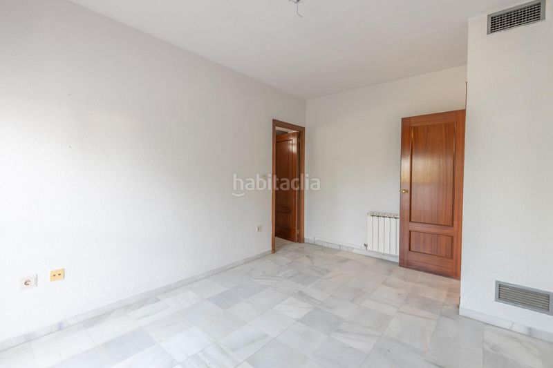 Foto 72bd28fc-514e-4193-ab3d-579ab0e06742. Casa pareada en calle de almajara 27 exclusiva vivienda con piscina en la zona del serrallo con piscina comunitaria en Granada
