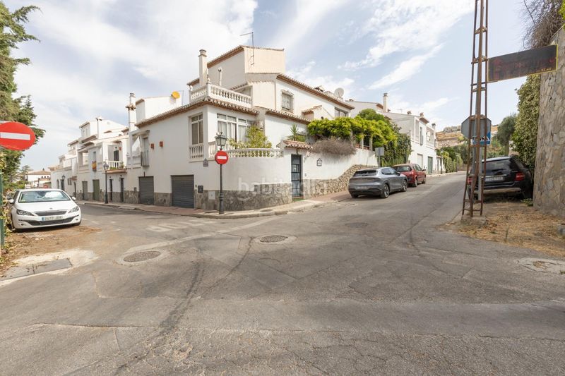 Foto 8d72fa06-90b5-424d-88dc-e01d979cda5d. Casa pareada en calle de almajara 27 exclusiva vivienda con piscina en la zona del serrallo con piscina comunitaria en Granada
