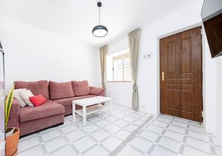 Casa  Calle peseta. Estupenda vivienda en el centro de churriana junto ayuntamiento