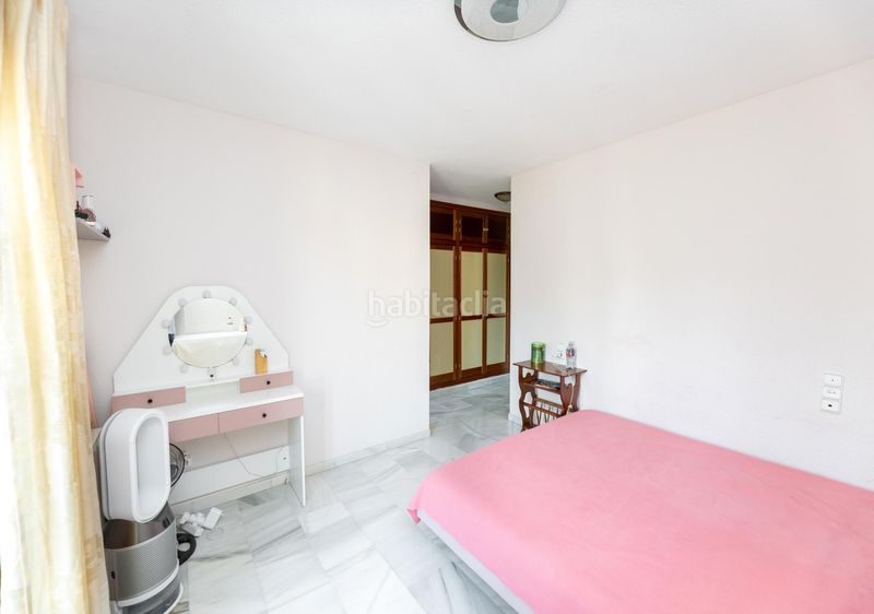 Foto ce8d7aa9-724e-4035-bf7d-ba7dde9866b9. Casa adossada amb piscina a Cájar