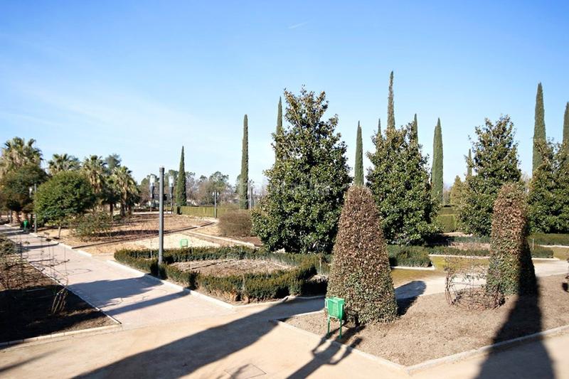 Foto d4983eb1-bb38-496b-b64b-ae8292c8ed3e. Local comercial a Camino de Ronda Granada