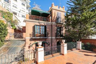 Maison  Paseo de las palmas. Casa en paseo de las palmas  familia o inversores