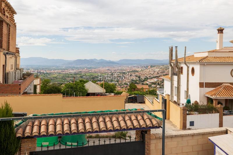 Foto b2924d2a-7725-49cd-8bc0-912110b3d6f5. Chalet en Barrio de la Vega Monachil