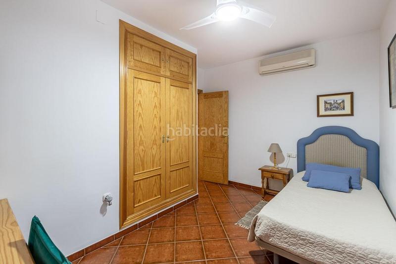 Foto a8b9ef4c-73ac-4726-9b54-e7c5ec2143d7. Casa  con gran parcela en la zubia en La Zubia Ciudad Zubia (La)