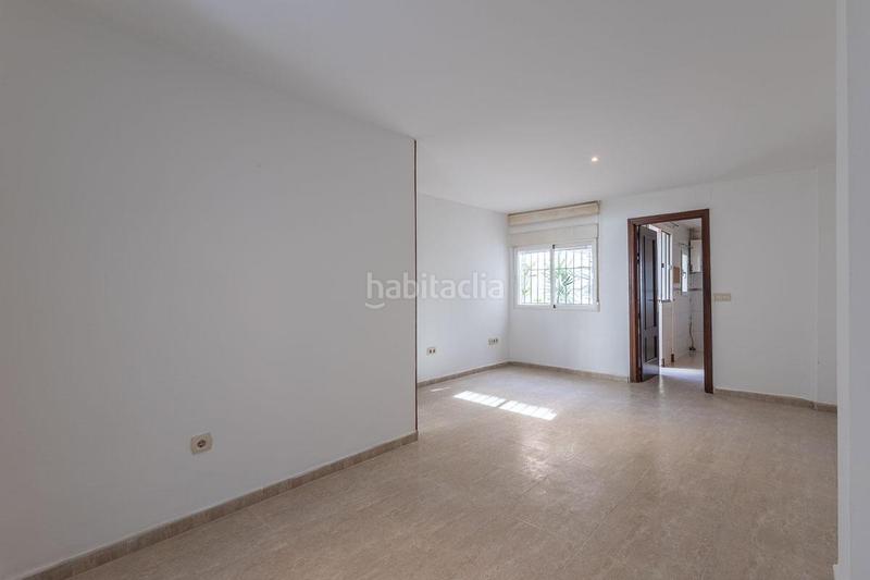 Foto 0c74c370-c926-4c33-b11f-b05e0ffae347. Casa adosada adosado con dos viviendas independientes ideal para vivir o invertir! en Armilla