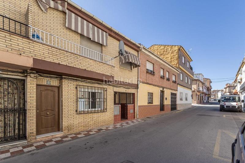 Foto f22f0c89-cc03-4cc0-9bf3-d85c70093c42. Casa adosada adosado con dos viviendas independientes ideal para vivir o invertir! en Armilla