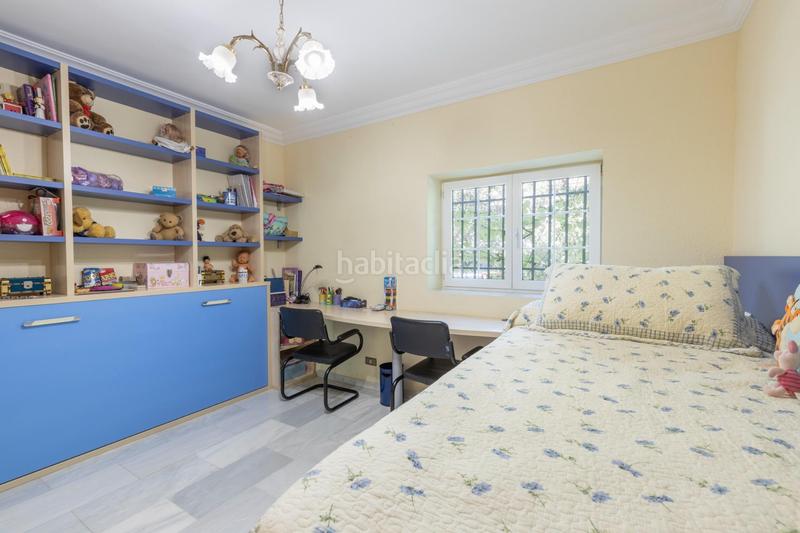 Foto b2144a69-6cb7-4937-b4aa-cdc5fc9d6e7e. Chalet magnifico chalet con amplios jardines y piscina en cortijo del aire! en Albolote